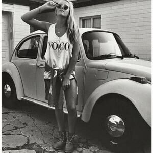 VOCO Women's White Muscle Tee Tank Top Blog Fashion Trendy Oversized M NEW Chic